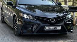 Toyota Camry 2020 года за 12 900 000 тг. в Алматы