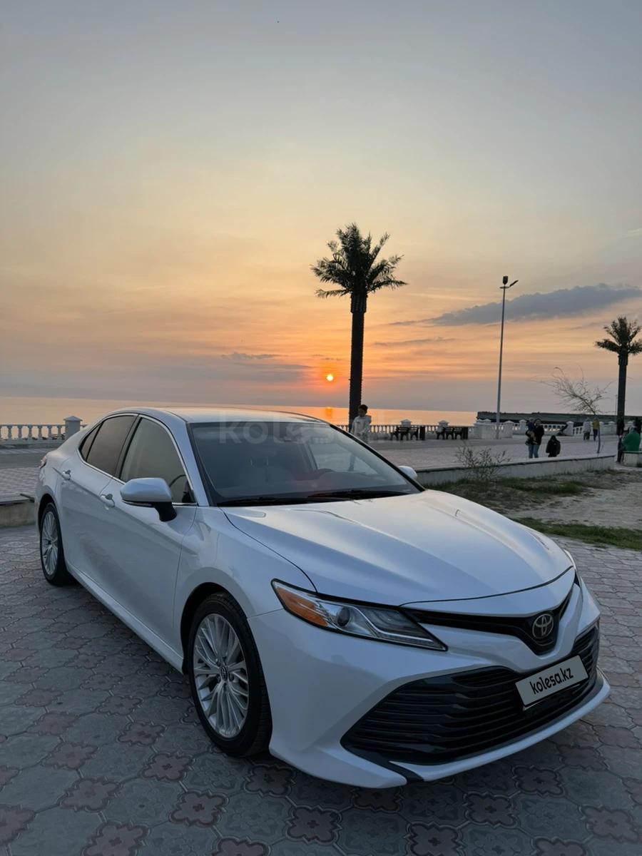 Toyota Camry 2019 г.