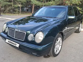 Mercedes-Benz E 230