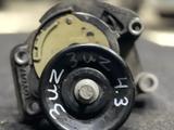 Натяжитель ремня 3Uz 4.3 за 1 000 тг. в Алматы