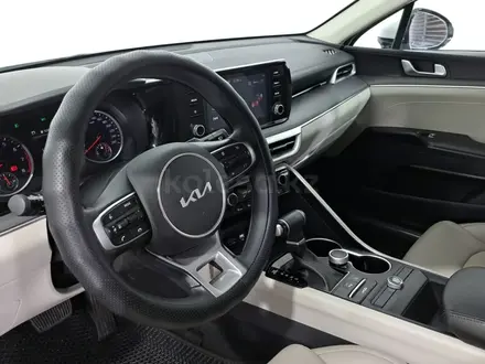 Kia K5 2023 года за 12 490 000 тг. в Алматы – фото 28