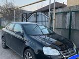 Volkswagen Jetta 2006 года за 2 600 000 тг. в Алматы