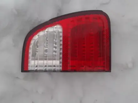Фонари (оптика) задние оригинал на крышку багажника Lexus LX 470. за 15 000 тг. в Астана – фото 2