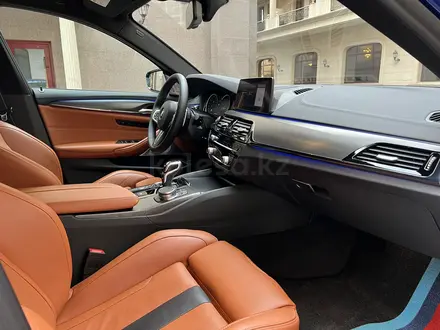 BMW M5 2018 года за 52 500 000 тг. в Алматы – фото 17