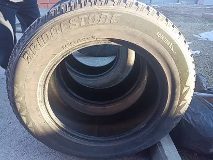 Bridgestone Blizzak Spike-02 за 180 000 тг. в Костанай