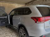 Mitsubishi Outlander 2015 года за 4 300 000 тг. в Уральск – фото 2