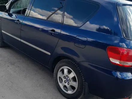 Toyota Avensis Verso 2002 года за 3 500 000 тг. в Семей – фото 3