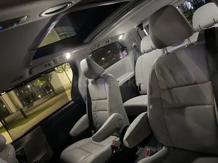 Toyota Sienna 2016 года за 16 800 000 тг. в Алматы – фото 17