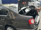 Volkswagen Passat 2006 года за 3 800 000 тг. в Алматы – фото 2