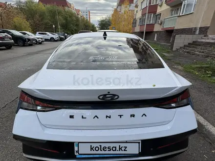 Hyundai Elantra 2023 года за 8 900 000 тг. в Алматы – фото 17