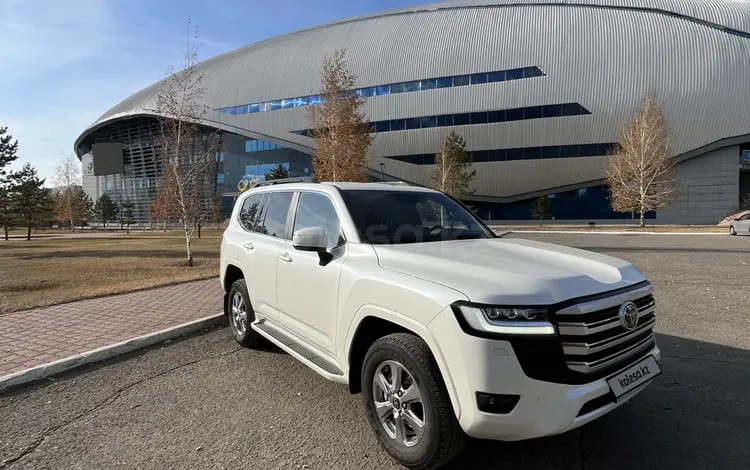Toyota Land Cruiser 2022 года за 50 000 000 тг. в Астана