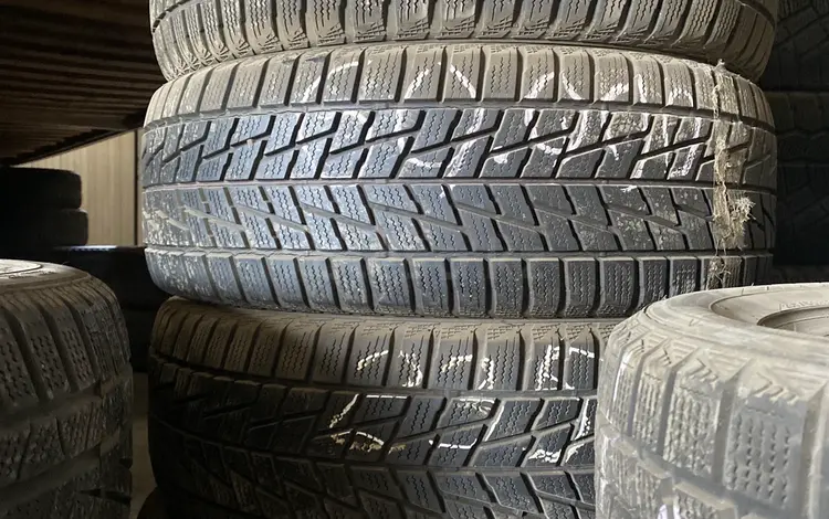 Зимняя резина из Японии 235/55/17 за 60 000 тг. в Алматы
