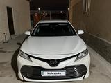 Toyota Camry 2018 годаүшін14 100 000 тг. в Атырау – фото 3