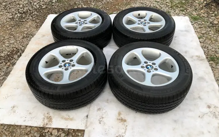 Диски с шинами на BMW E53 X5 R18 за 275 000 тг. в Шымкент
