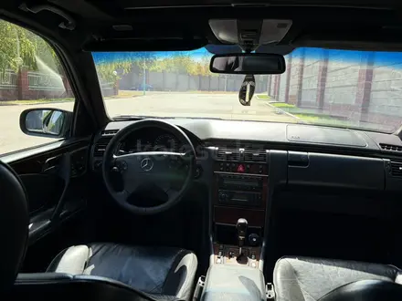 Mercedes-Benz E 280 1999 года за 5 000 000 тг. в Алматы – фото 14
