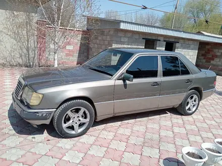 Mercedes-Benz E 260 1990 года за 2 700 000 тг. в Жаркент – фото 5