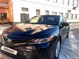 Toyota Camry 2017 года за 12 000 000 тг. в Семей