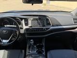 Toyota Highlander 2017 годаүшін9 800 000 тг. в Актау – фото 4