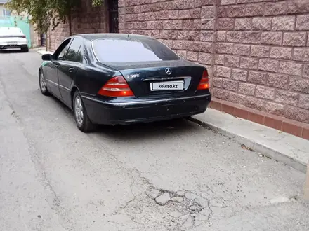 Mercedes-Benz S 320 1999 года за 2 500 000 тг. в Тараз – фото 2