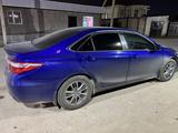 Toyota Camry 2015 года за 7 500 000 тг. в Актау – фото 2