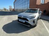 Toyota RAV4 2022 года за 16 500 000 тг. в Павлодар – фото 2