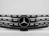 Решетка радиатора Mercedes-Benz ML W166 за 1 000 тг. в Алматы
