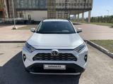 Toyota RAV4 2021 годаүшін17 000 000 тг. в Астана – фото 2