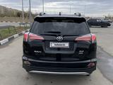 Toyota RAV4 2017 года за 9 690 000 тг. в Актобе – фото 5