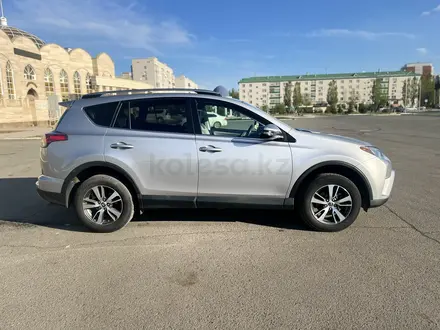 Toyota RAV4 2017 года за 13 300 000 тг. в Уральск – фото 11