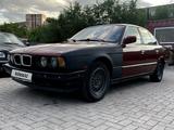 BMW 520 1991 года за 1 100 000 тг. в Караганда – фото 2