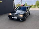 Mercedes-Benz E 200 1993 года за 1 250 000 тг. в Караганда – фото 2
