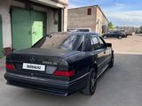 Mercedes-Benz E 200 1993 года за 1 250 000 тг. в Караганда – фото 4