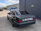Mercedes-Benz E 200 1993 года за 1 250 000 тг. в Караганда – фото 5