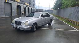 Mercedes-Benz E 320 1998 годаfor3 700 000 тг. в Атырау
