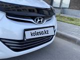 Hyundai Elantra 2014 года за 5 500 000 тг. в Шымкент – фото 4