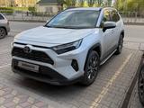 Toyota RAV4 2023 года за 20 500 000 тг. в Актобе