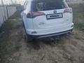 Toyota RAV4 2018 года за 9 700 000 тг. в Уральск – фото 4
