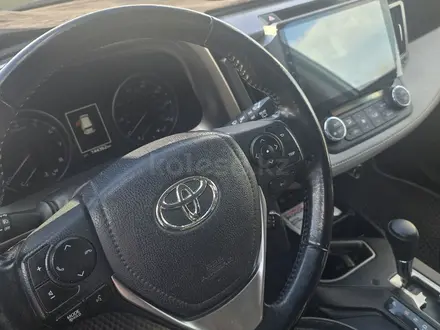Toyota RAV4 2018 года за 9 700 000 тг. в Уральск – фото 5