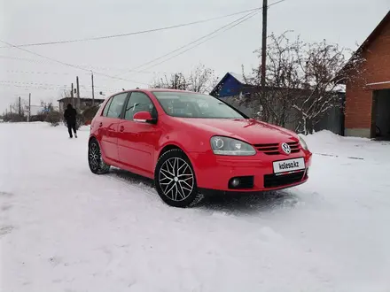 Volkswagen Golf 2004 года за 4 400 000 тг. в Петропавловск – фото 2