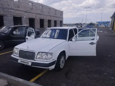 Mercedes-Benz E 280 1993 года за 1 600 000 тг. в Караганда