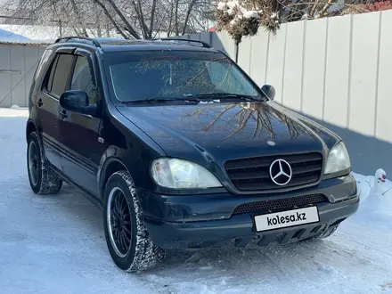 Mercedes-Benz ML 320 1999 года за 3 500 000 тг. в Алматы