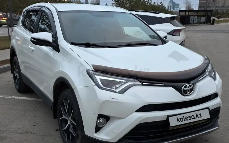 Toyota RAV4 2018 года за 11 500 000 тг. в Астана