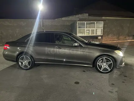 Mercedes-Benz E 300 2010 года за 7 000 000 тг. в Шымкент – фото 3