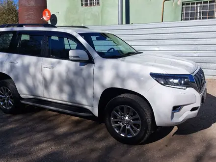 Toyota Land Cruiser Prado 2017 года за 23 500 000 тг. в Актобе – фото 8