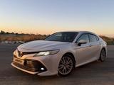Toyota Camry 2018 года за 14 500 000 тг. в Актобе