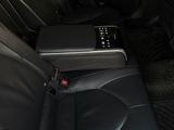 Toyota Camry 2018 года за 14 500 000 тг. в Актобе – фото 5