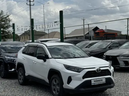 Toyota RAV4 2021 года за 13 000 000 тг. в Шымкент – фото 2