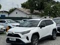 Toyota RAV4 2021 года за 13 000 000 тг. в Шымкент