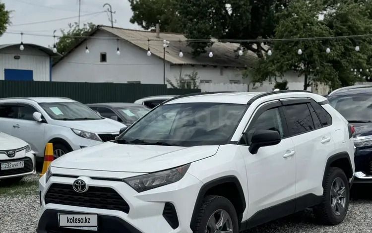 Toyota RAV4 2021 года за 13 000 000 тг. в Шымкент