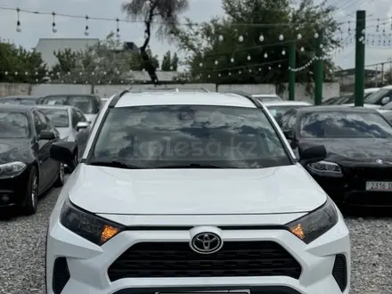 Toyota RAV4 2021 года за 13 000 000 тг. в Шымкент – фото 3